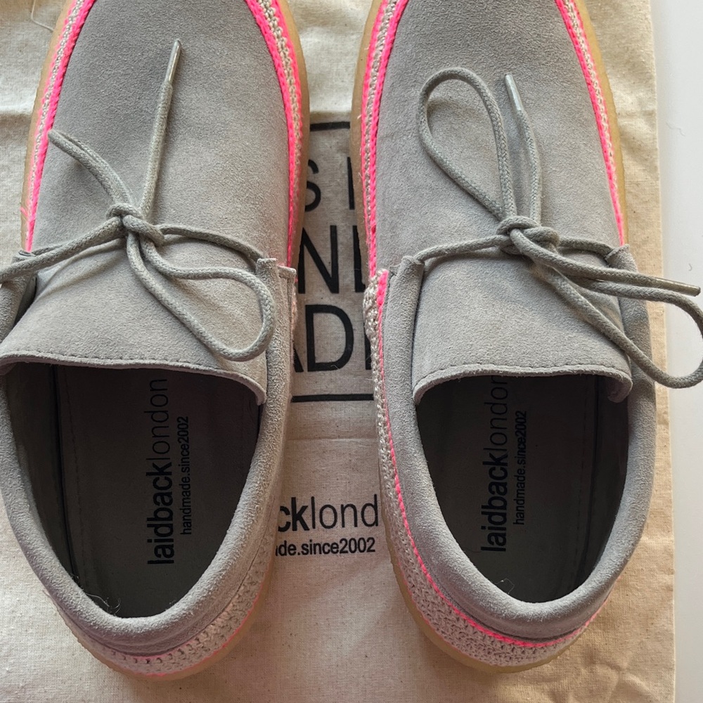 Laidback London Komo Crochet Moccasin Fossil Neon Pink Gray Moccasins Pink Trim - Picture 6 of 7